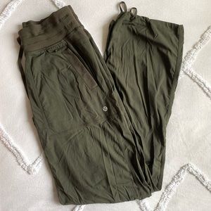 Lululemon dance studio pants size 4